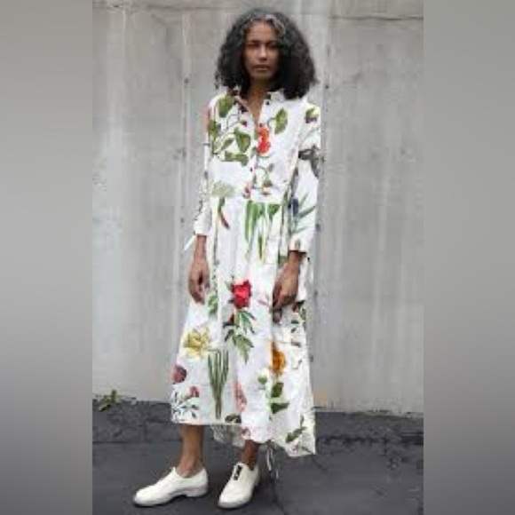 Gorgeous Button-Neck Lightweight Dress, Flowy, Floral, Fabulous, Size Small - Picture 10 of 10